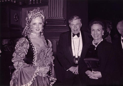 Alumna Katherine Buffaloe (left) stands with Philip Hanes (center) and Selwa Roosevelt (right).